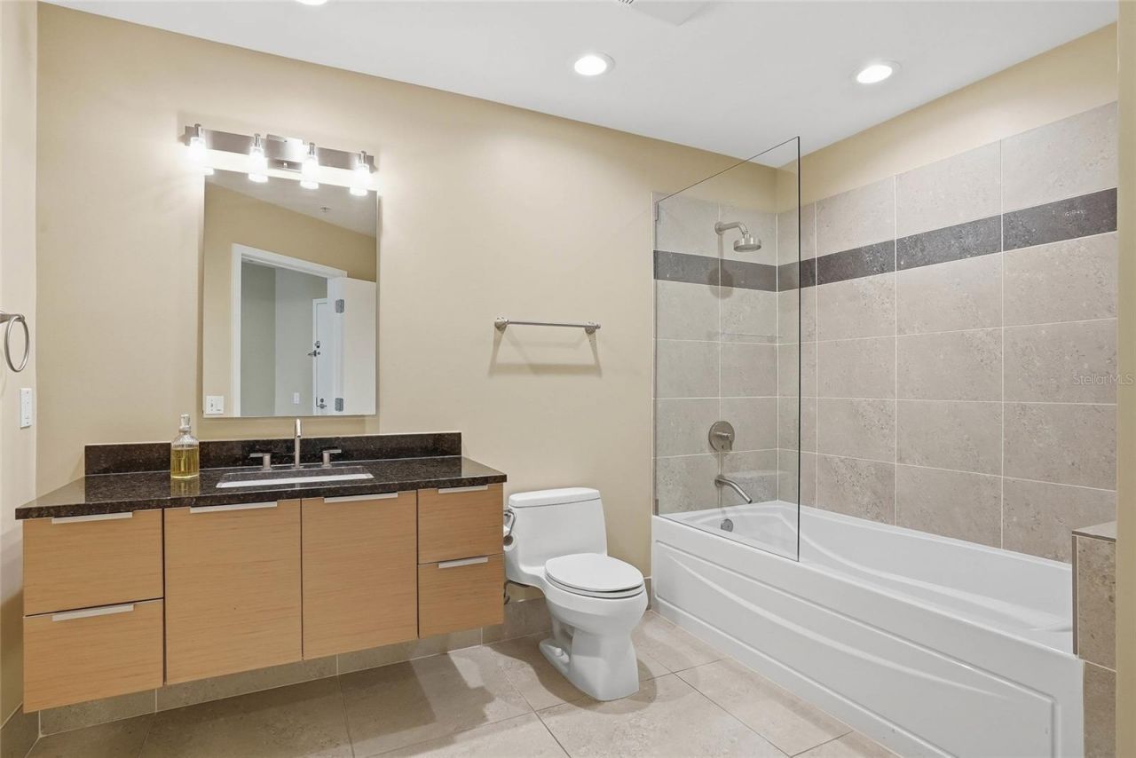 175 1st Street S, Unit 303, Saint Petersburg, FL 33701 Photo
