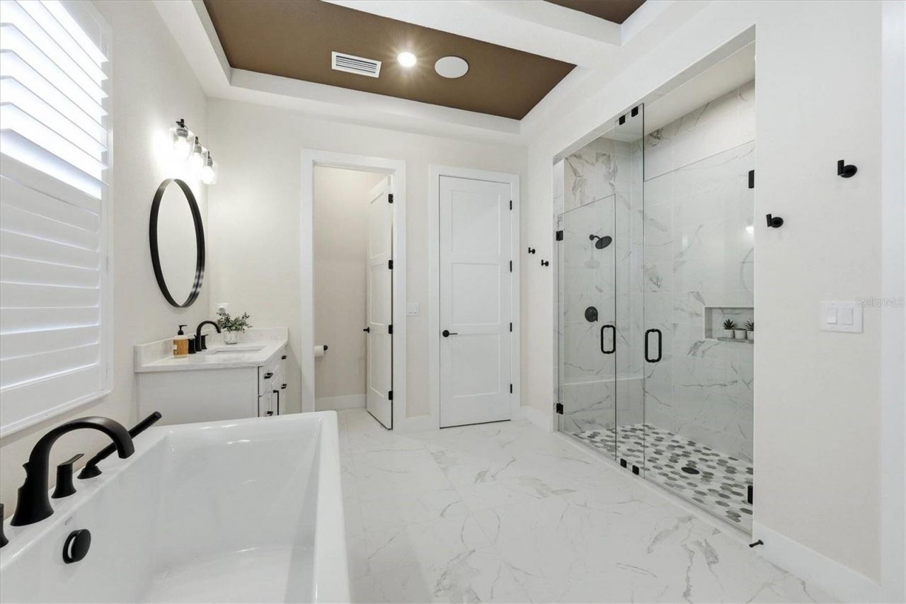8532 Beechlake Court, Sarasota, FL 34240 Photo