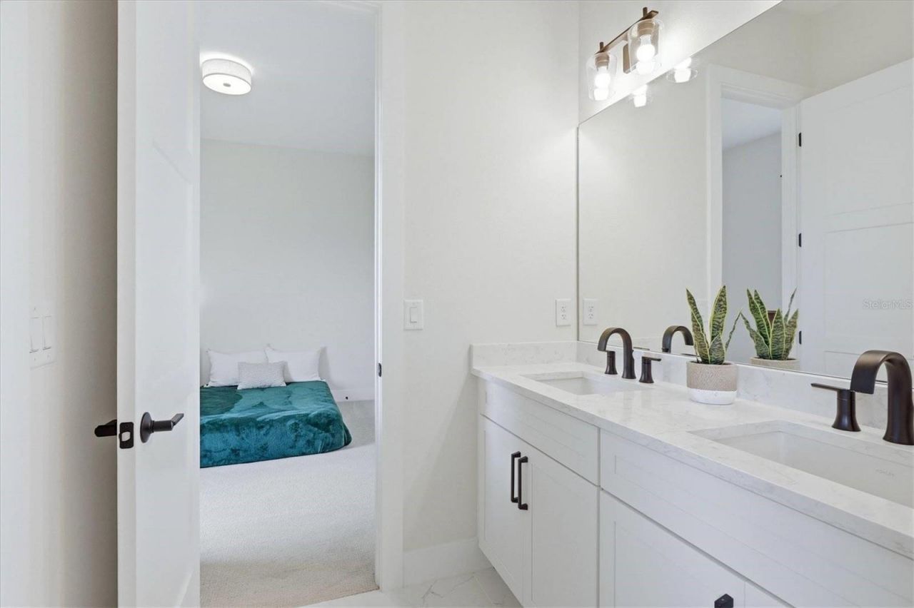 8532 Beechlake Court, Sarasota, FL 34240 Photo