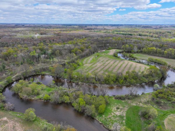 V/L 140A S S Eleven Mile Road, Breckenridge, MI 48615