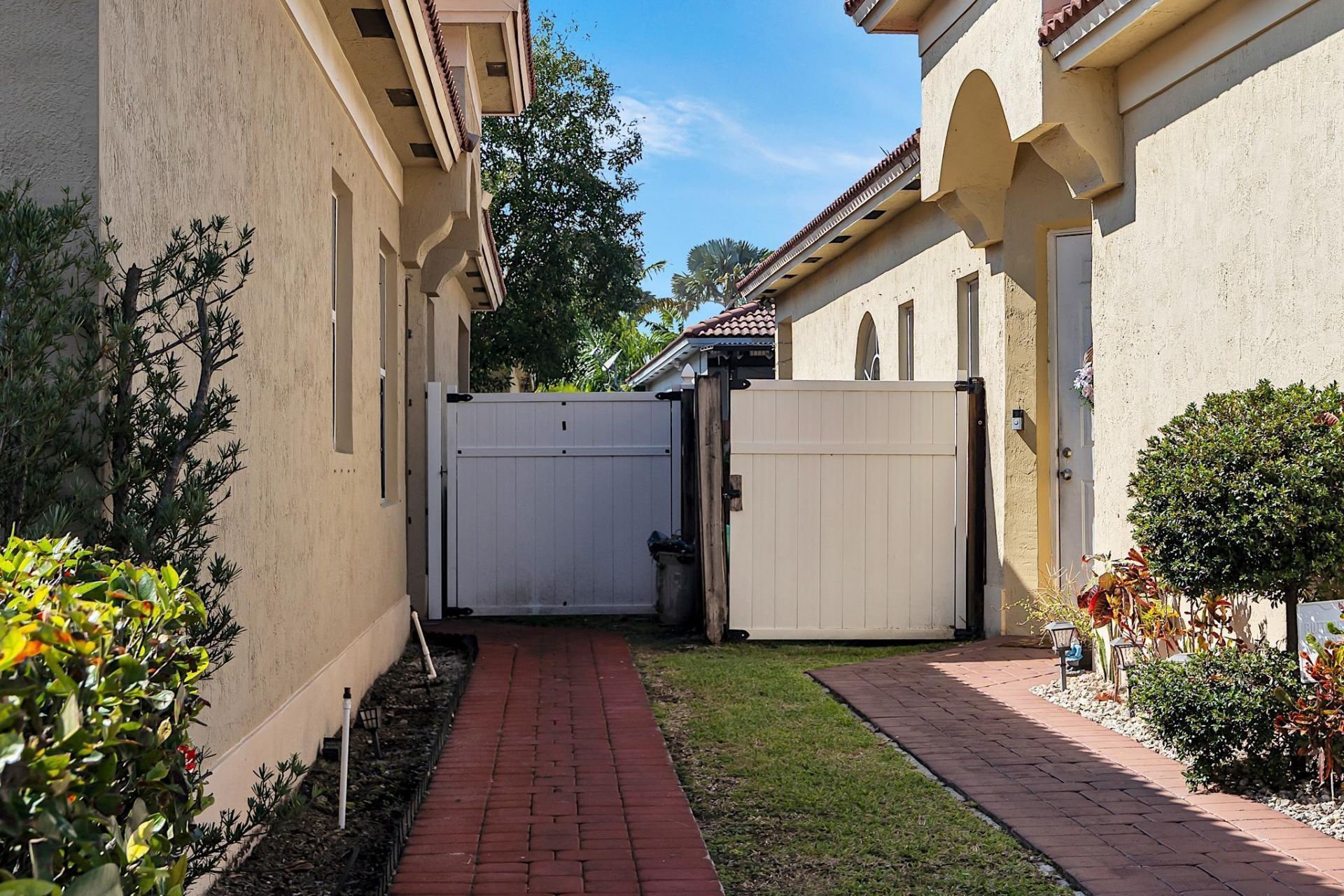 2302 NE 37th Road, Homestead, FL 33033 Photo