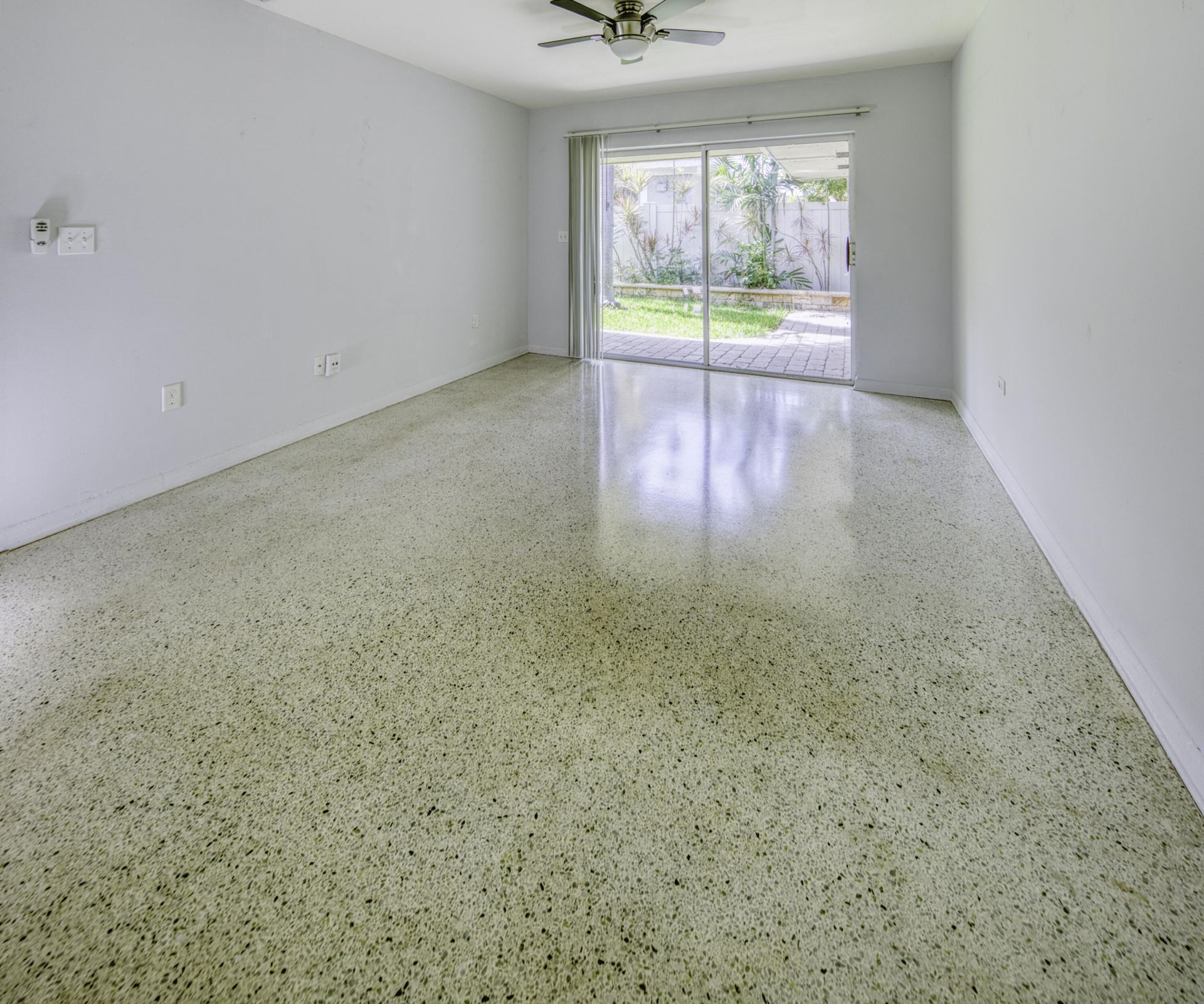 305 S Federal Highway, Unit 2, Lake Worth Beach, FL 33460 Photo