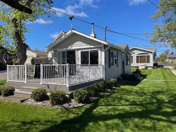 6366 W Houghton Lake Drive, Houghton Lake, MI 48629