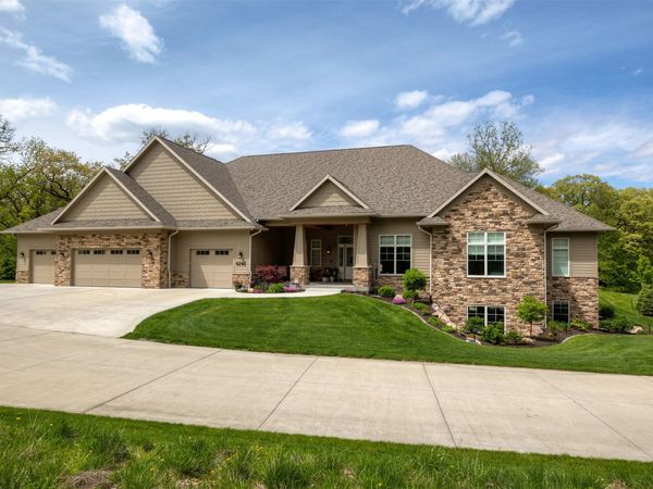 6245 Enclave Lane, Johnston, IA 50131