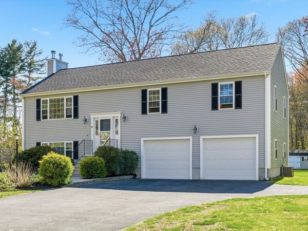 20 Fiske Ave, Upton, MA 01568