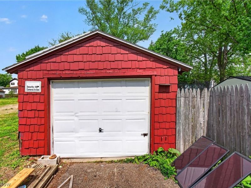 978 Wooster Road, Barberton, OH 44203 Photo 4