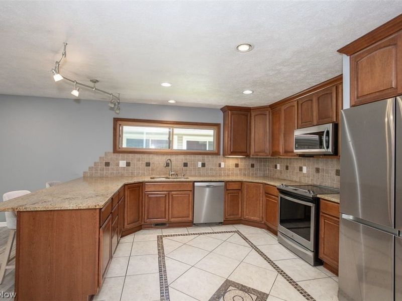 522 Merrimak Drive, Berea, OH 44017 Photo 12