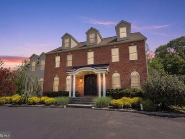 726 BRIDGETOWN PIKE, HOLLAND, PA 18966