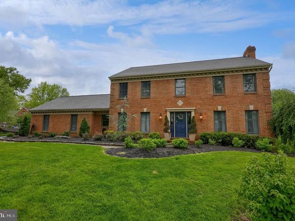 4 APACHE CIRCLE, CONESTOGA, PA 17516