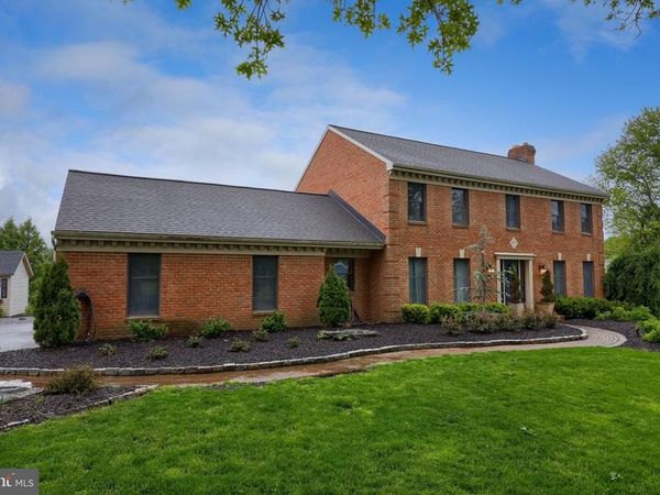 4 APACHE CIRCLE, CONESTOGA, PA 17516