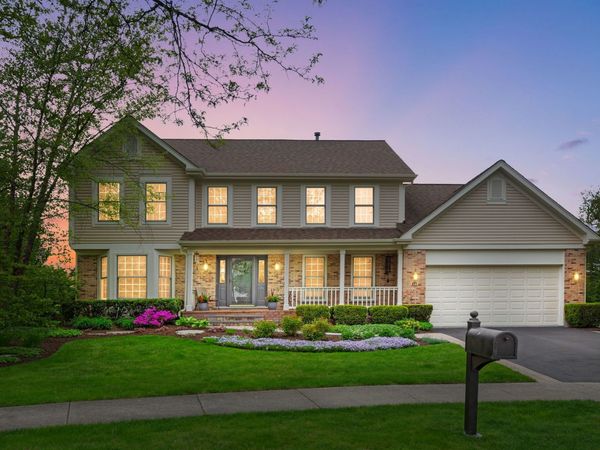 271 Saddle Back Road , Vernon Hills, IL 60061