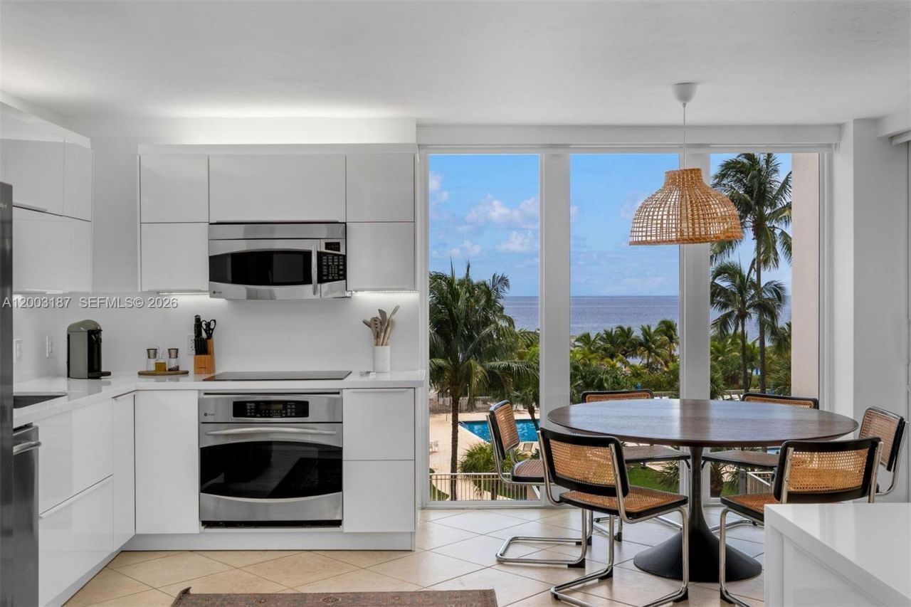 881 Ocean Dr, Unit 3E, Key Biscayne, FL 33149 Photo