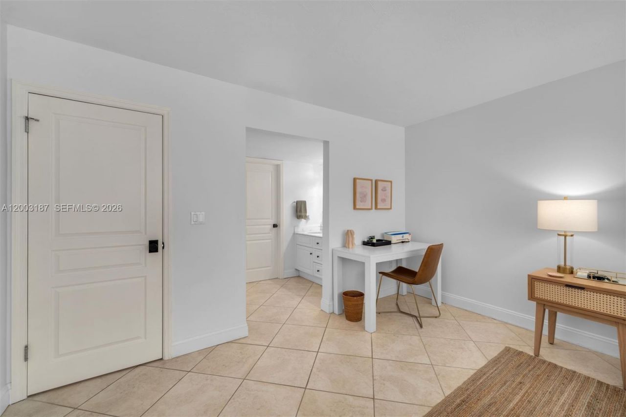 881 Ocean Dr, Unit 3E, Key Biscayne, FL 33149 Photo
