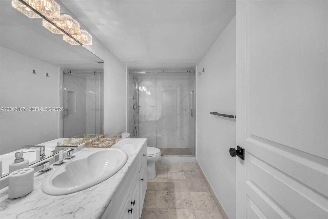 881 Ocean Dr, Unit 3E, Key Biscayne, FL 33149 Photo