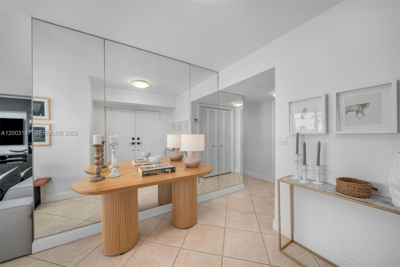 881 Ocean Dr, Unit 3E, Key Biscayne, FL 33149 Photo