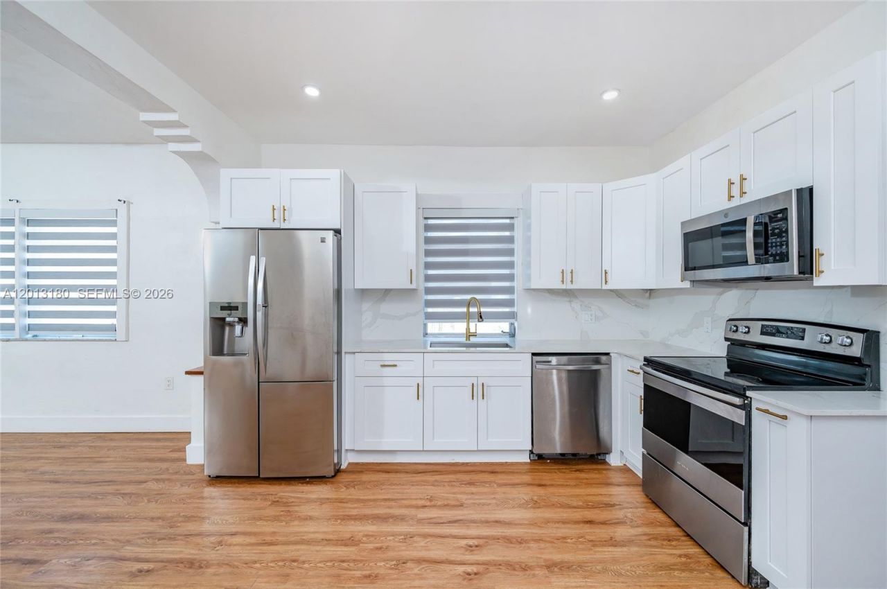 2368 SW 26th St , Unit A, Miami, FL 33133 Photo