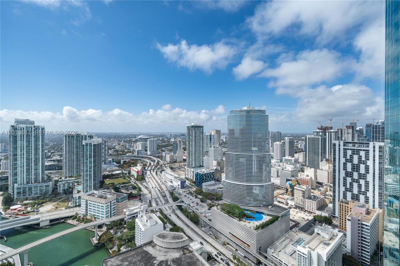 200 Biscayne Boulevard Way, Unit 4902, Miami, FL 33131 Photo