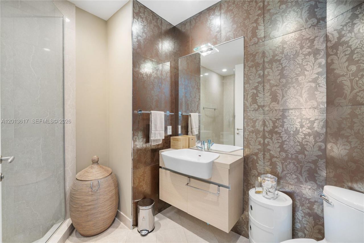 200 Biscayne Boulevard Way, Unit 4902, Miami, FL 33131 Photo