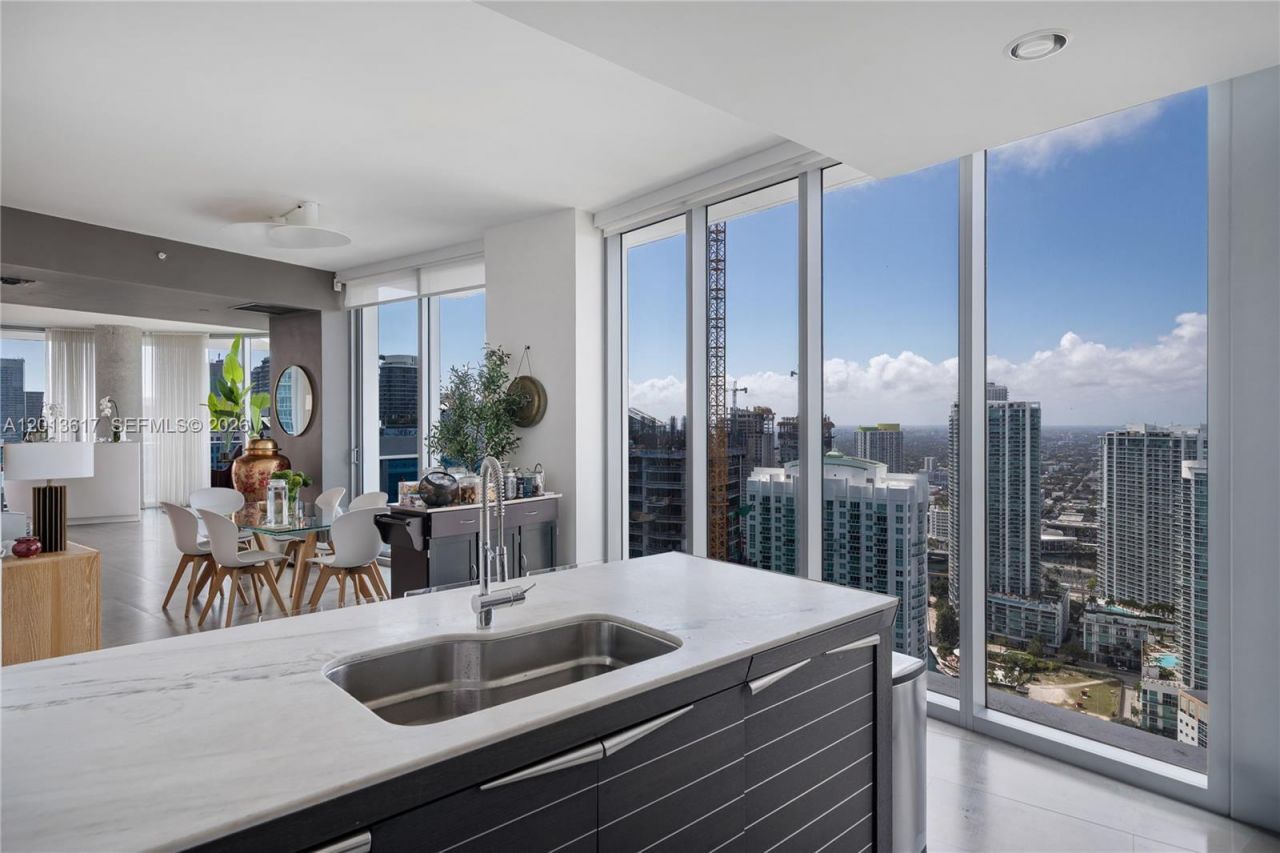 200 Biscayne Boulevard Way, Unit 4902, Miami, FL 33131 Photo