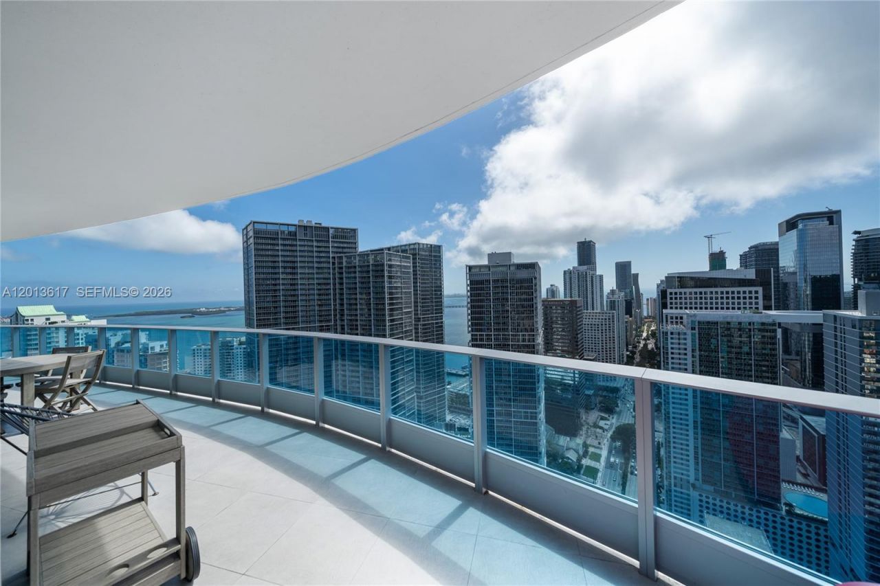 200 Biscayne Boulevard Way, Unit 4902, Miami, FL 33131 Photo