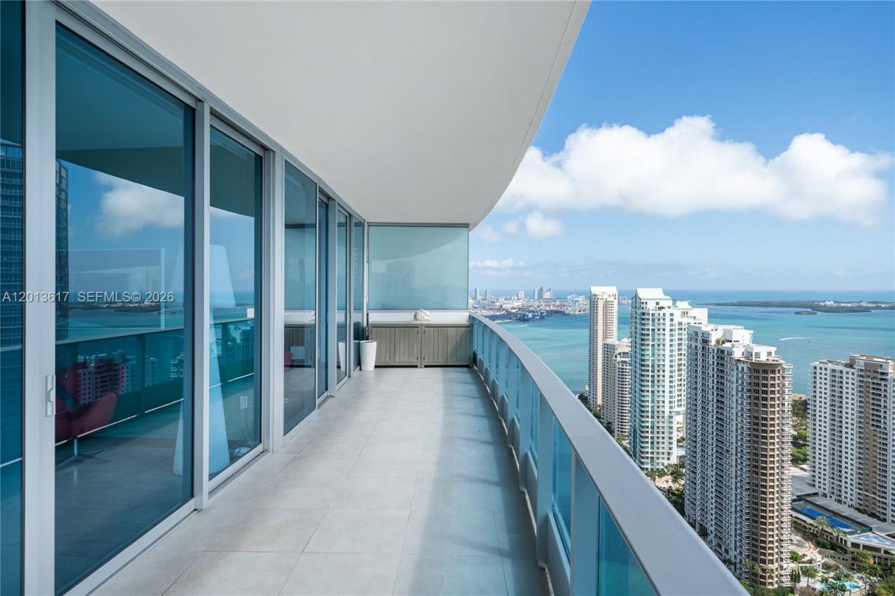 200 Biscayne Boulevard Way, Unit 4902, Miami, FL 33131 Photo