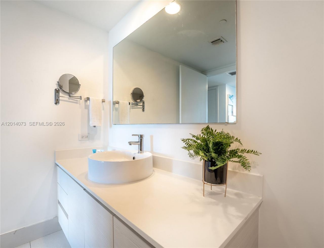 2602 E Hallandale Beach Blvd , Unit R806, Hallandale Beach, FL 33009 Photo