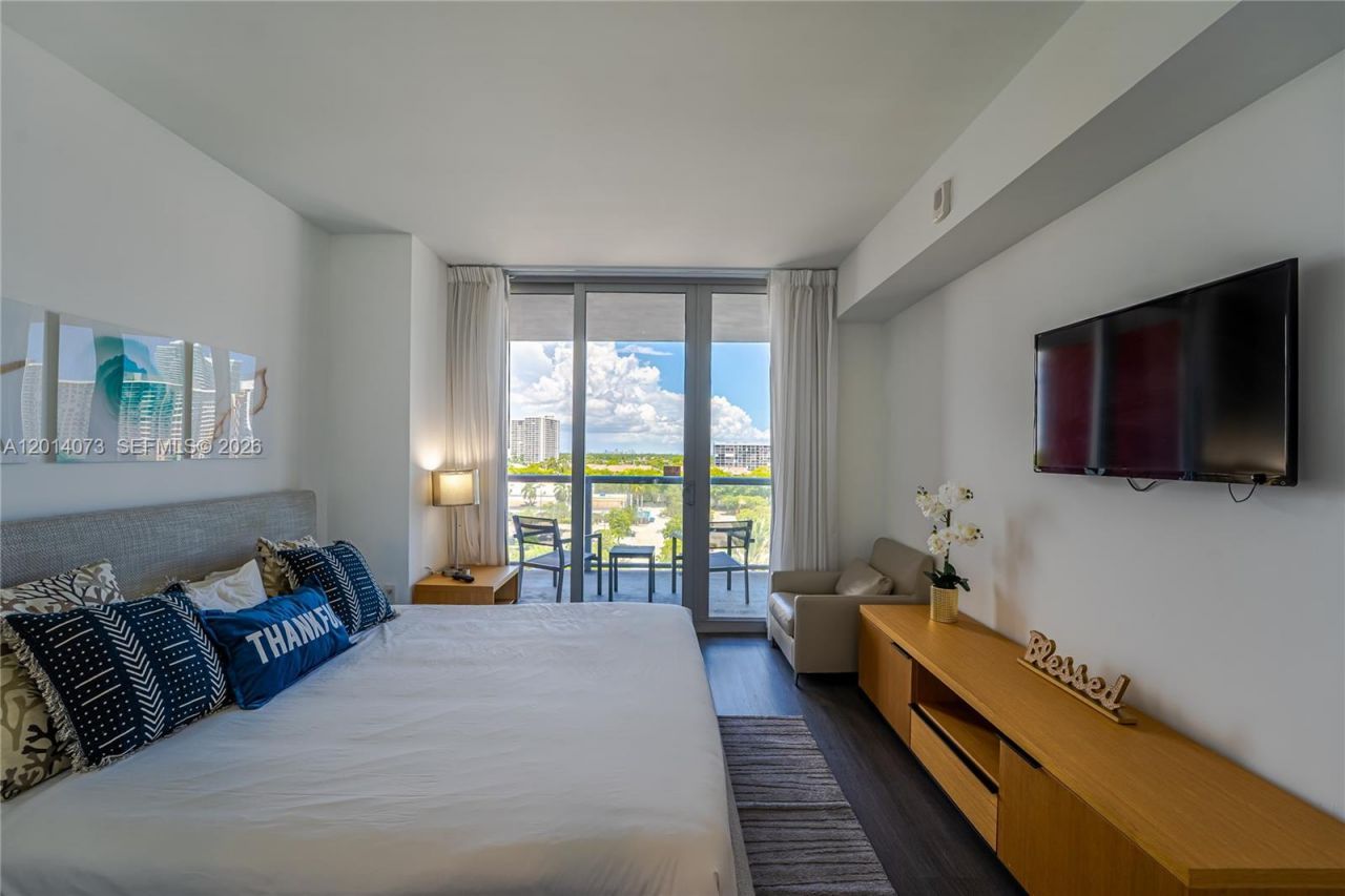 2602 E Hallandale Beach Blvd , Unit R806, Hallandale Beach, FL 33009 Photo