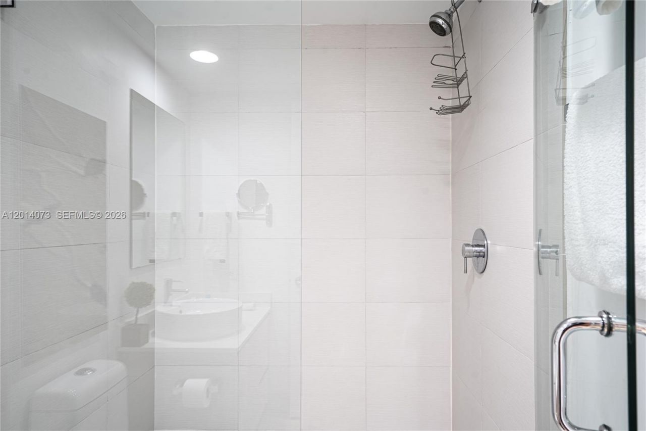 2602 E Hallandale Beach Blvd , Unit R806, Hallandale Beach, FL 33009 Photo
