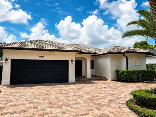 16347 NW 88th Pl, Miami Lakes, FL 33018