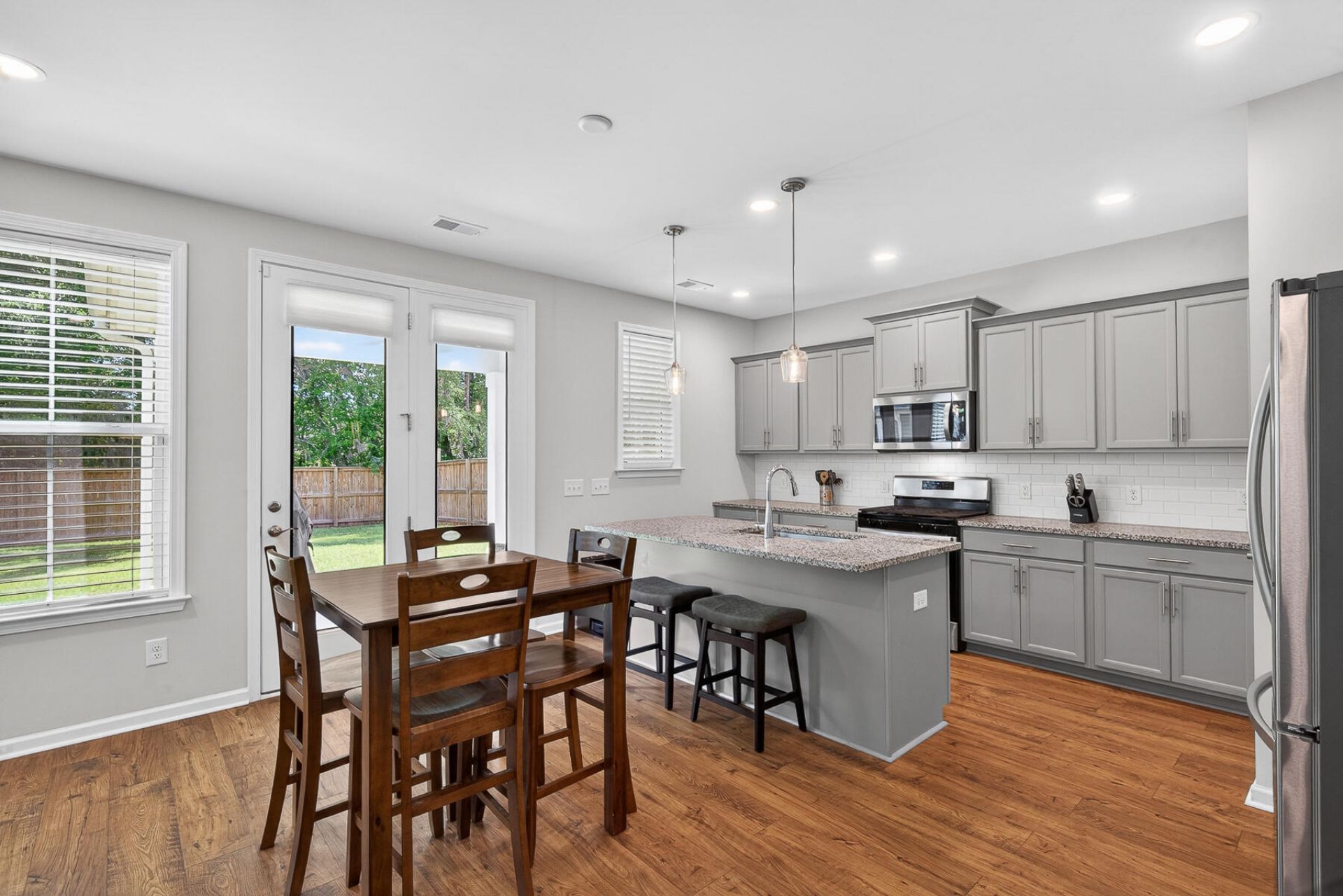3903 Datchet Road Photo 17