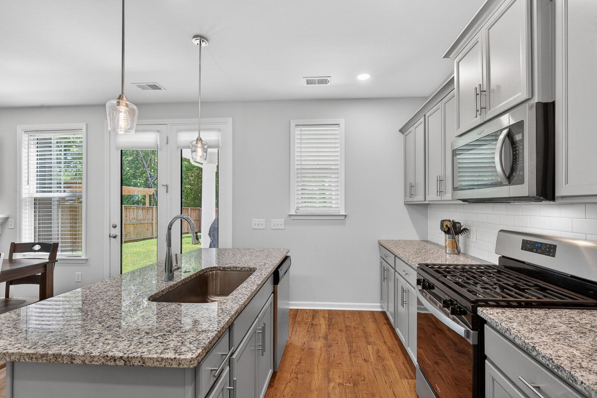 3903 Datchet Road Photo 21