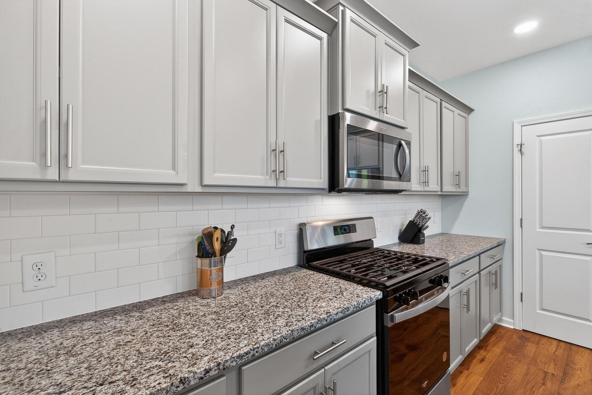 3903 Datchet Road Photo 22