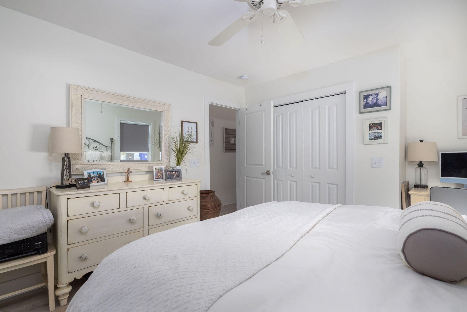 708 Kent Street Photo 18