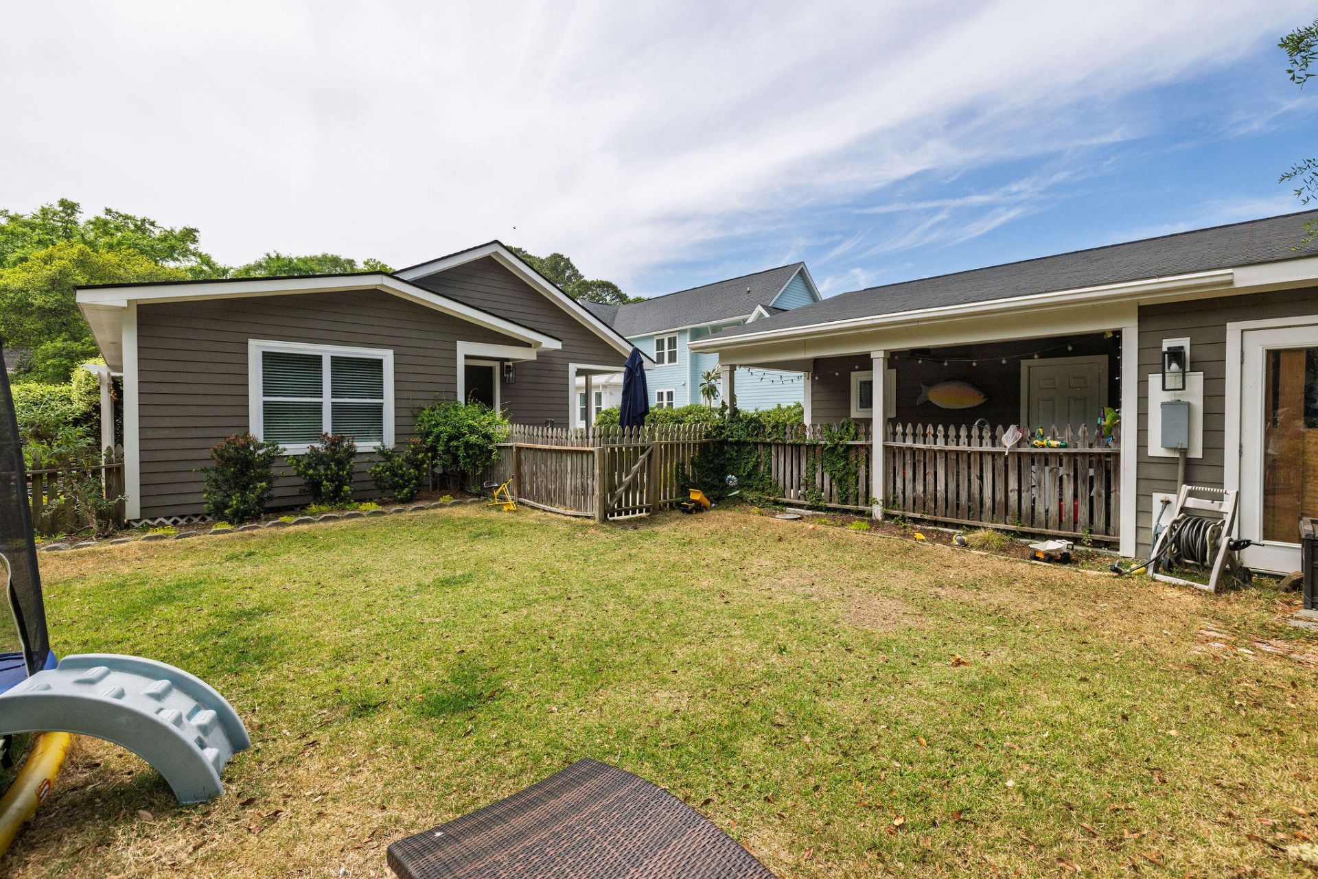 708 Kent Street Photo 28