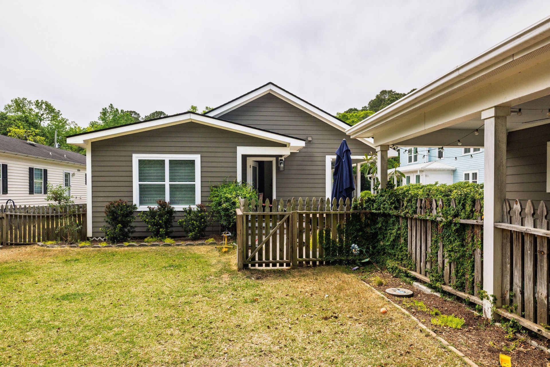 708 Kent Street Photo 31