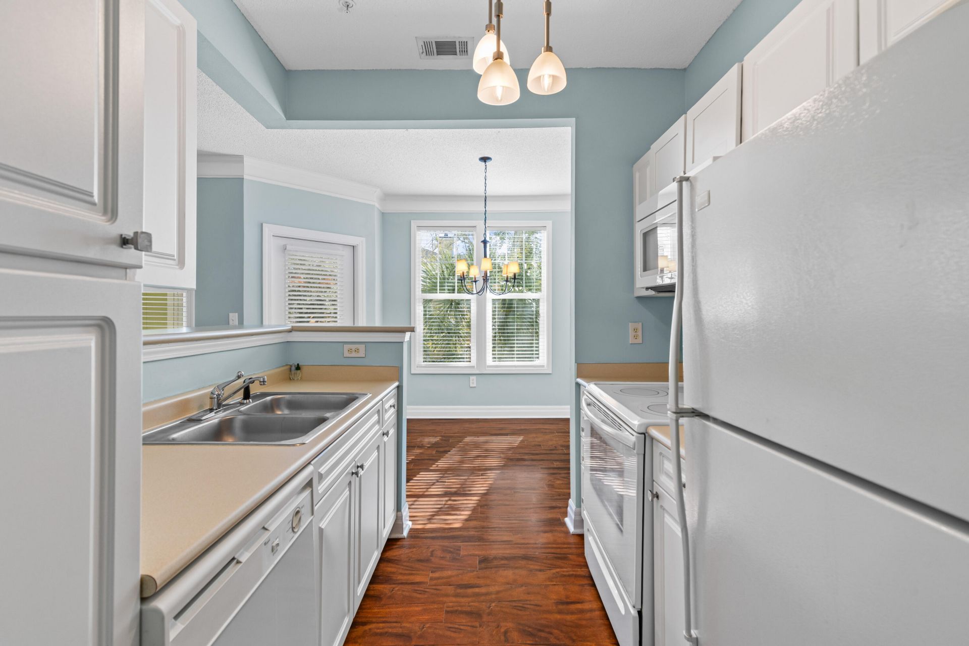 2322 Chatelain Way Photo 13