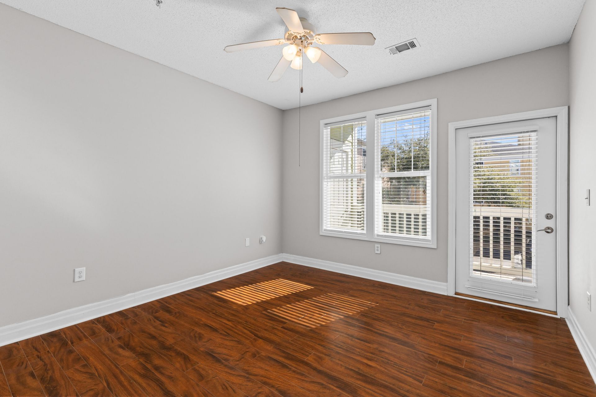 2322 Chatelain Way Photo 18