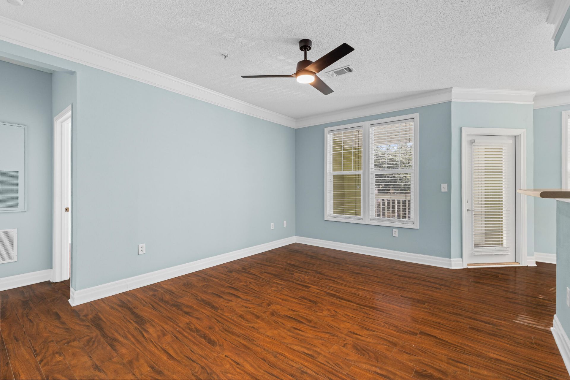 2322 Chatelain Way Photo 7