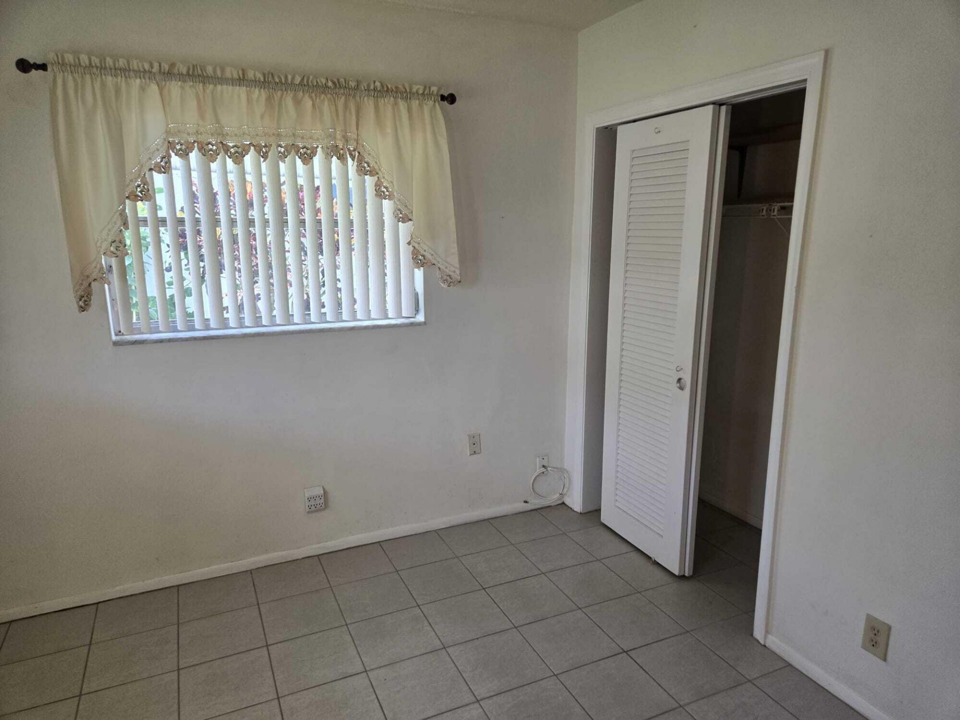 5805 NW 83rd Avenue, Tamarac, FL 33321 Photo