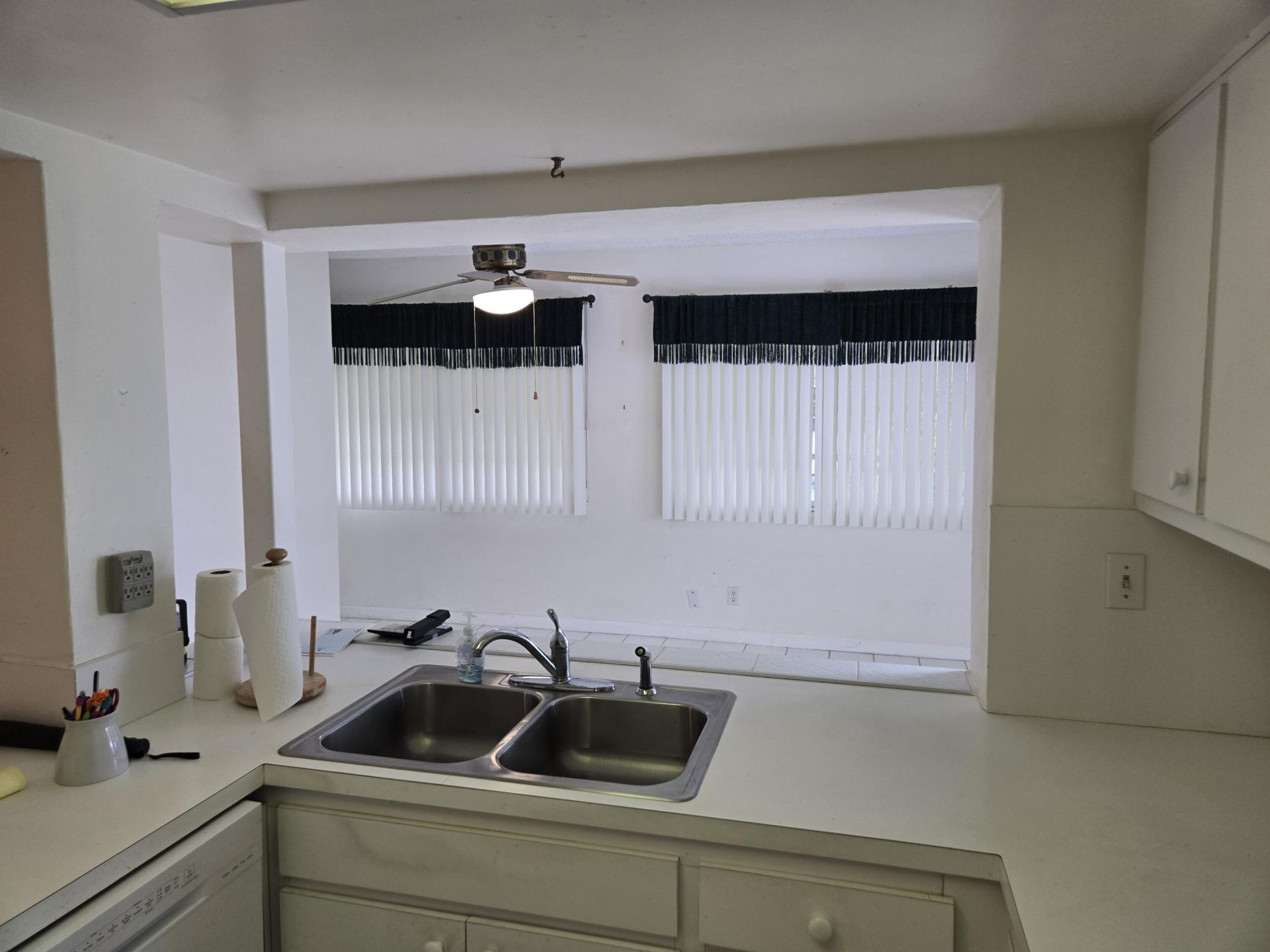 5805 NW 83rd Avenue, Tamarac, FL 33321 Photo