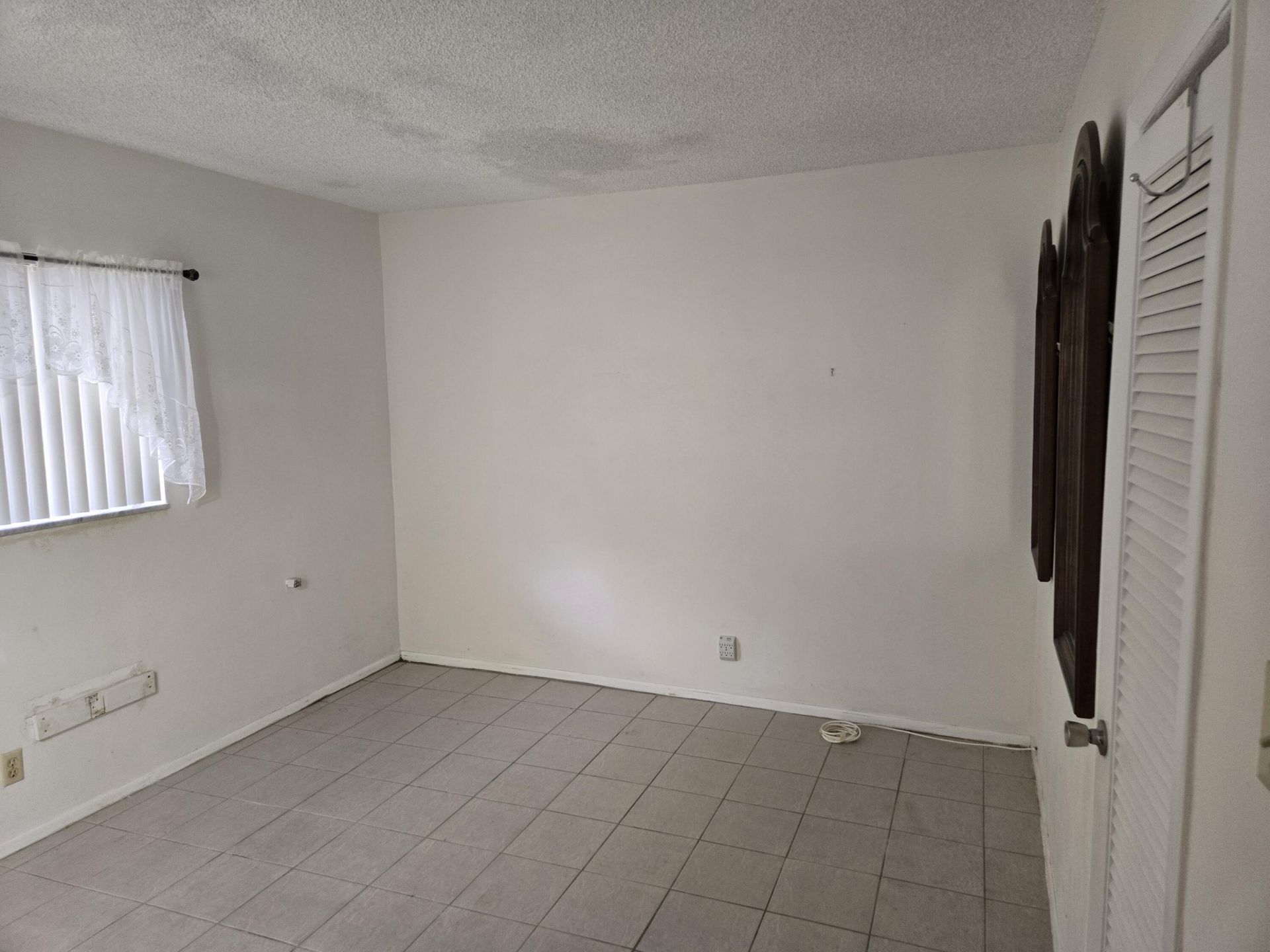 5805 NW 83rd Avenue, Tamarac, FL 33321 Photo