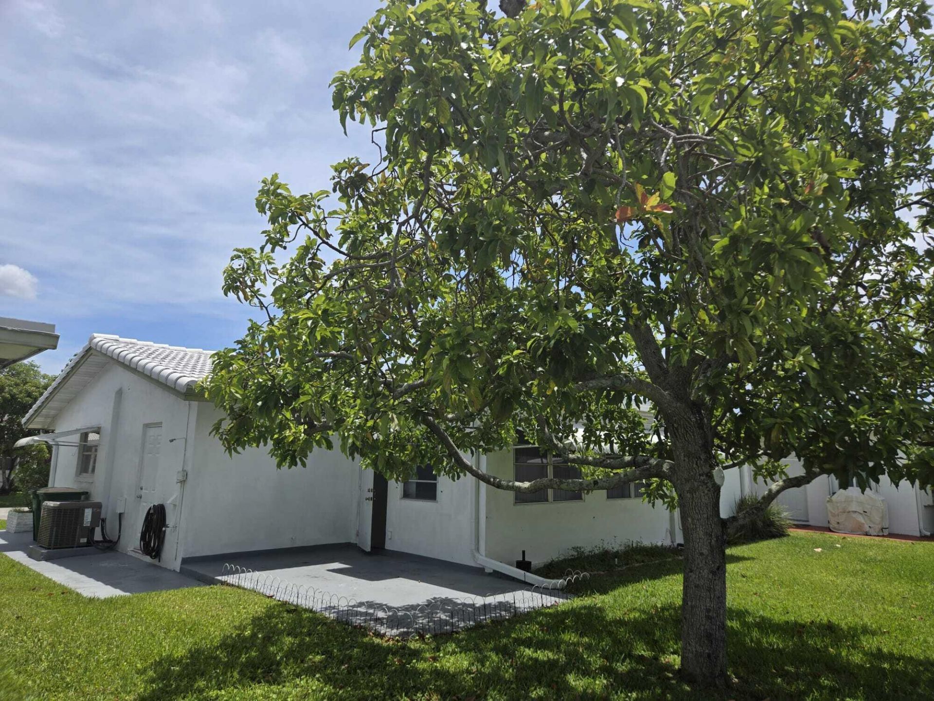 5805 NW 83rd Avenue, Tamarac, FL 33321 Photo