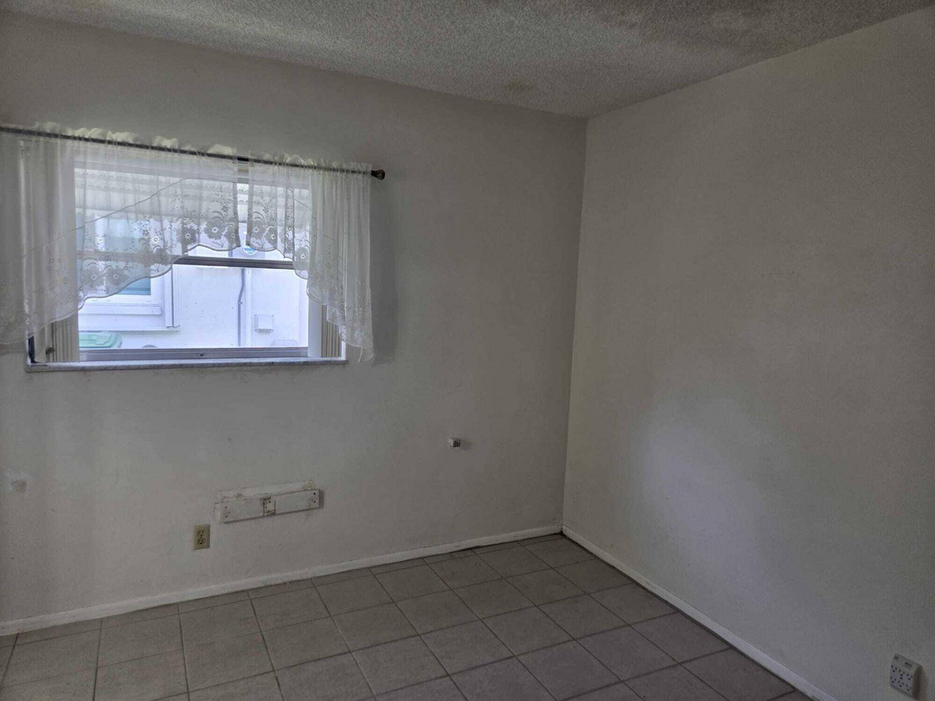 5805 NW 83rd Avenue, Tamarac, FL 33321 Photo