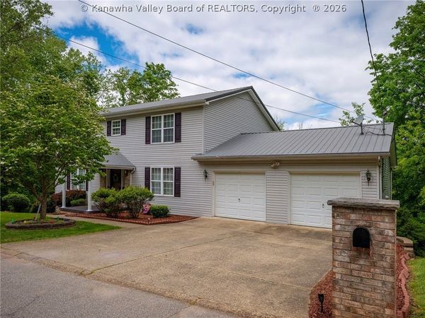 120 Honeysuckle Lane, Dunbar, WV 25064