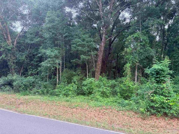 7203 Helms Rd, Pensacola, FL 32526