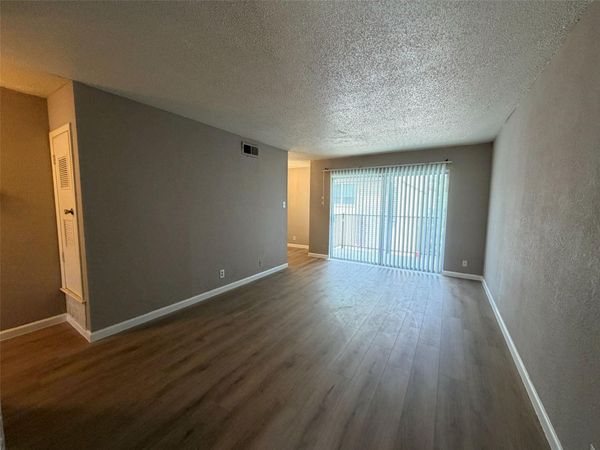 2600 Penny LN , Unit 204, Austin, TX 78757