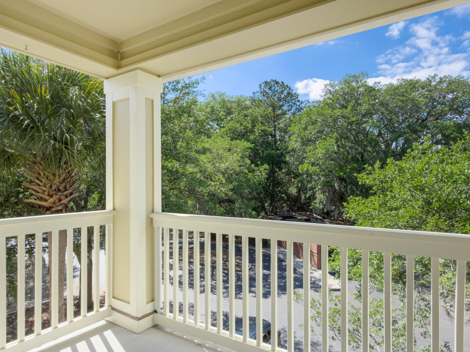 1600 Long Grove Drive Photo 15