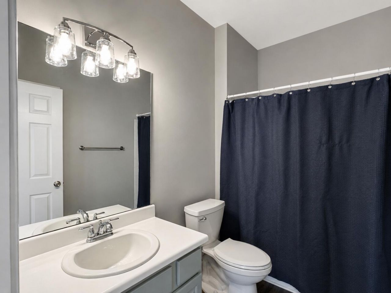1600 Long Grove Drive Photo 19
