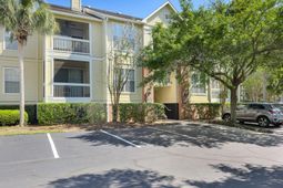1600 Long Grove Drive photo 4