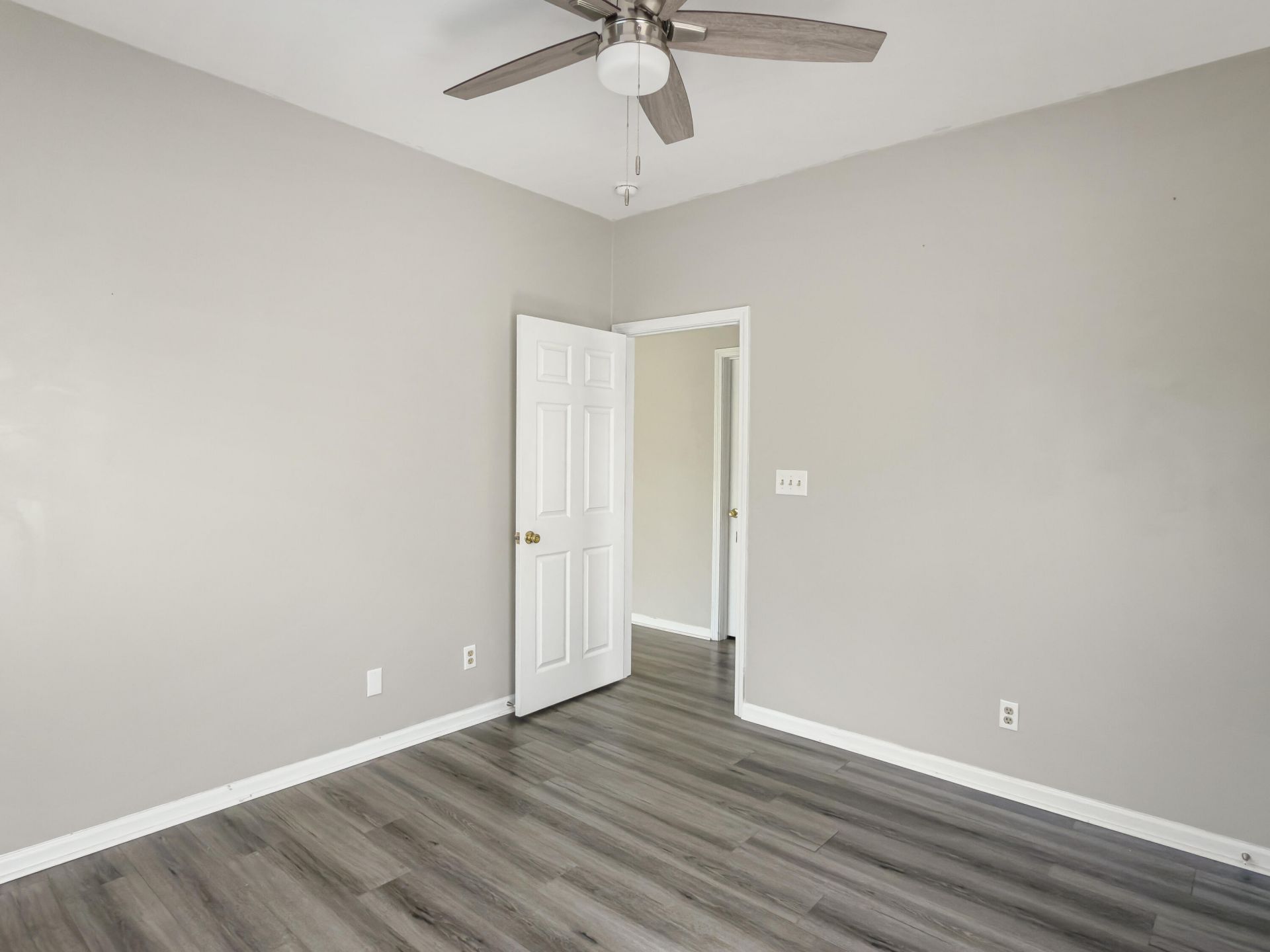 1600 Long Grove Drive Photo 21
